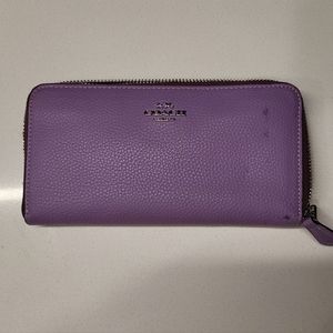 Lavender Coach Accordian Zip Wallet-Used